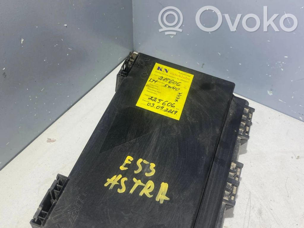 Opel Astra H Fuse module 
