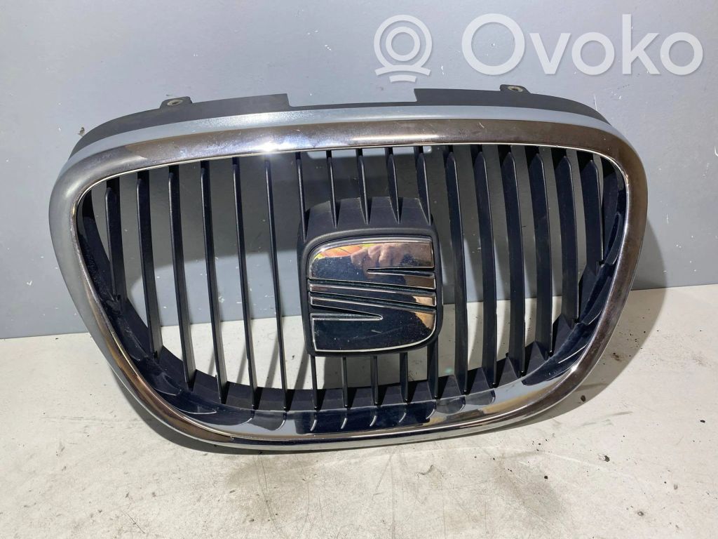 Seat Toledo III (5P) Front bumper upper radiator grill 