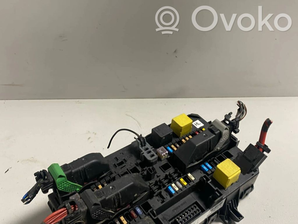 Opel Zafira B Módulo de fusible 