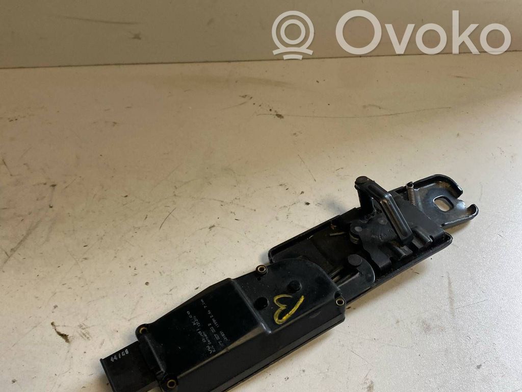 Audi A6 S6 C6 4F Siłownik elektryczny podnoszenia klapy tylnej / bagażnika 