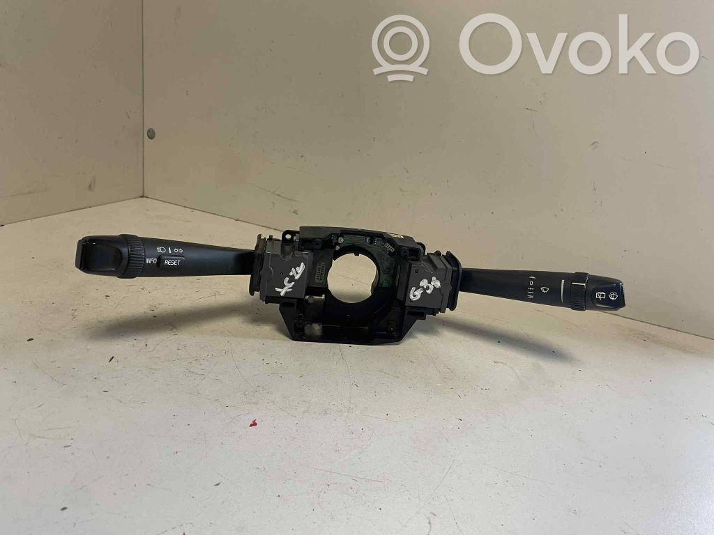 Volvo XC70 Wiper turn signal indicator stalk/switch 