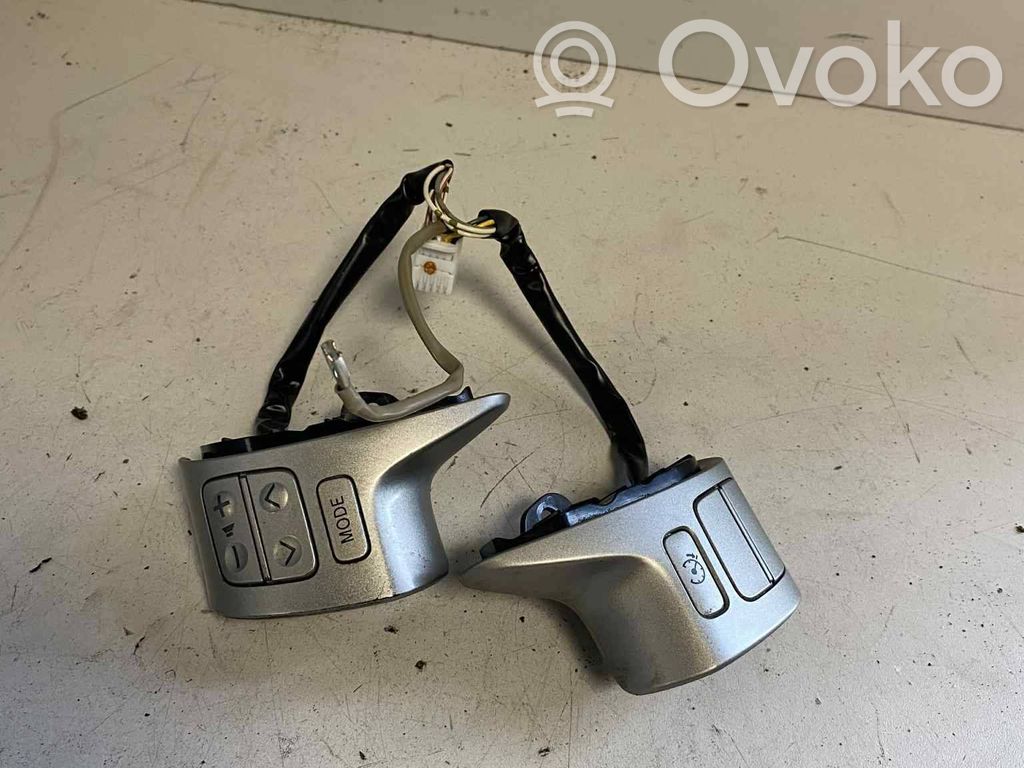Toyota Auris 150 Steering wheel buttons/switches 