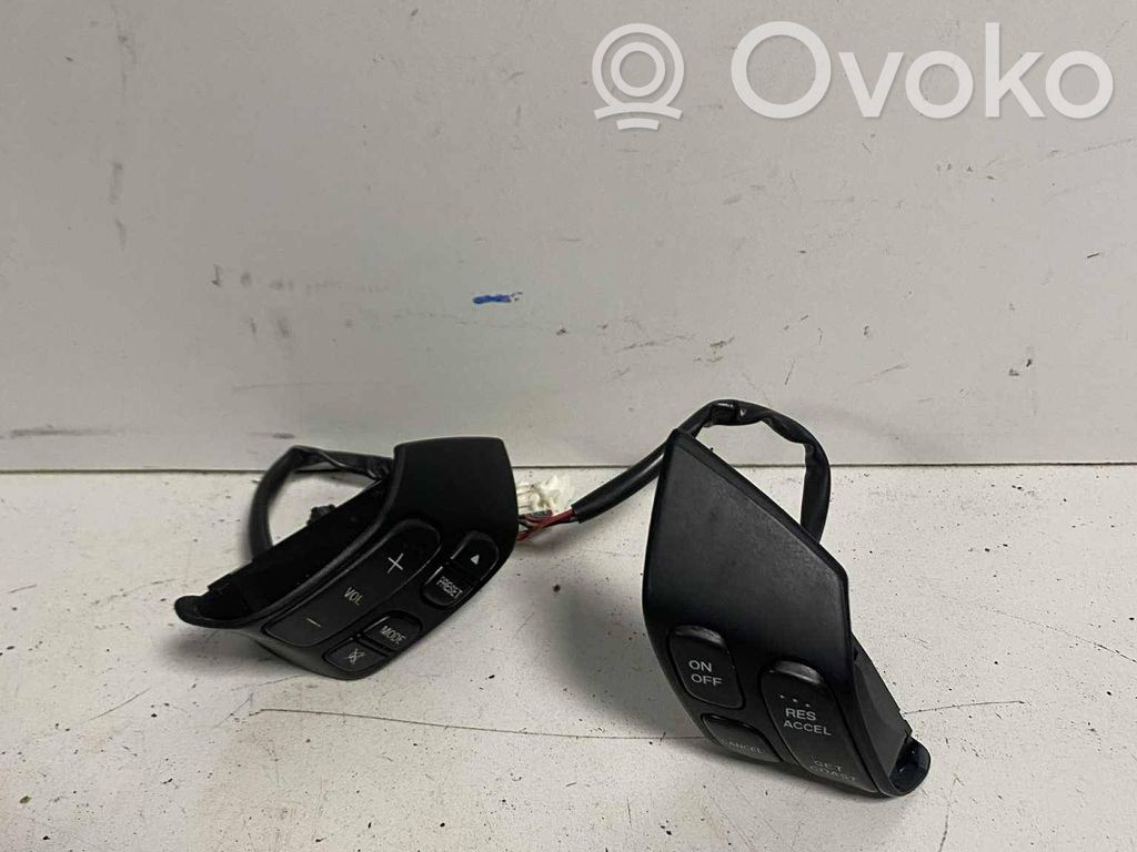 Mazda 6 Steering wheel buttons/switches 