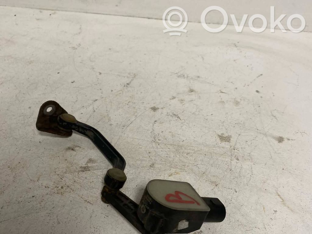Audi A6 S6 C6 4F Palanca del sensor de nivel de altura trasero 