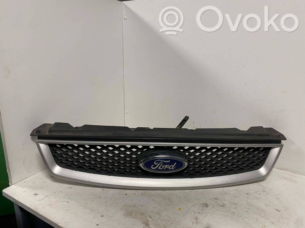 Ford Focus Front bumper upper radiator grill 