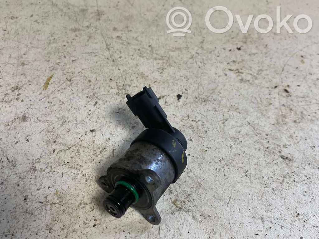 Volvo V70 Régulateur de pression de carburant 