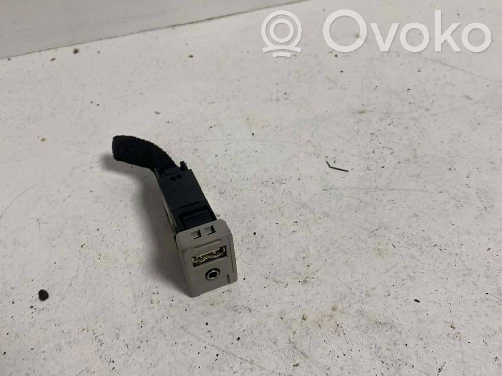 Lexus RX 450H USB socket connector 