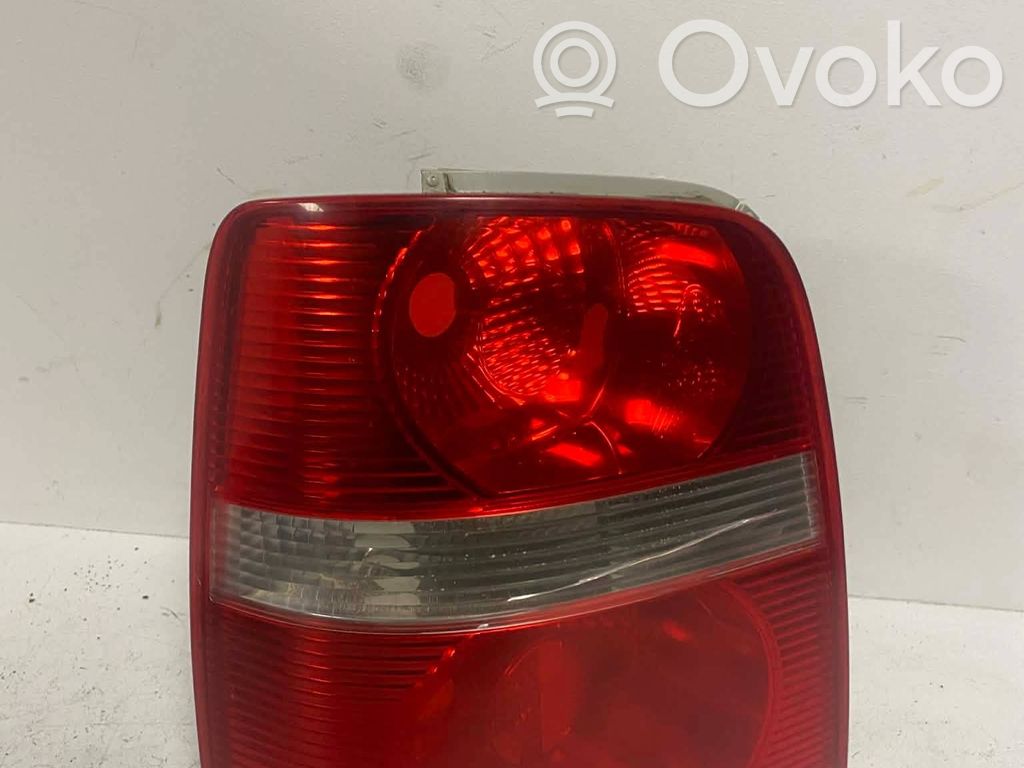 Lampa tylna   1T0945095G,1T0945111E,M2222
