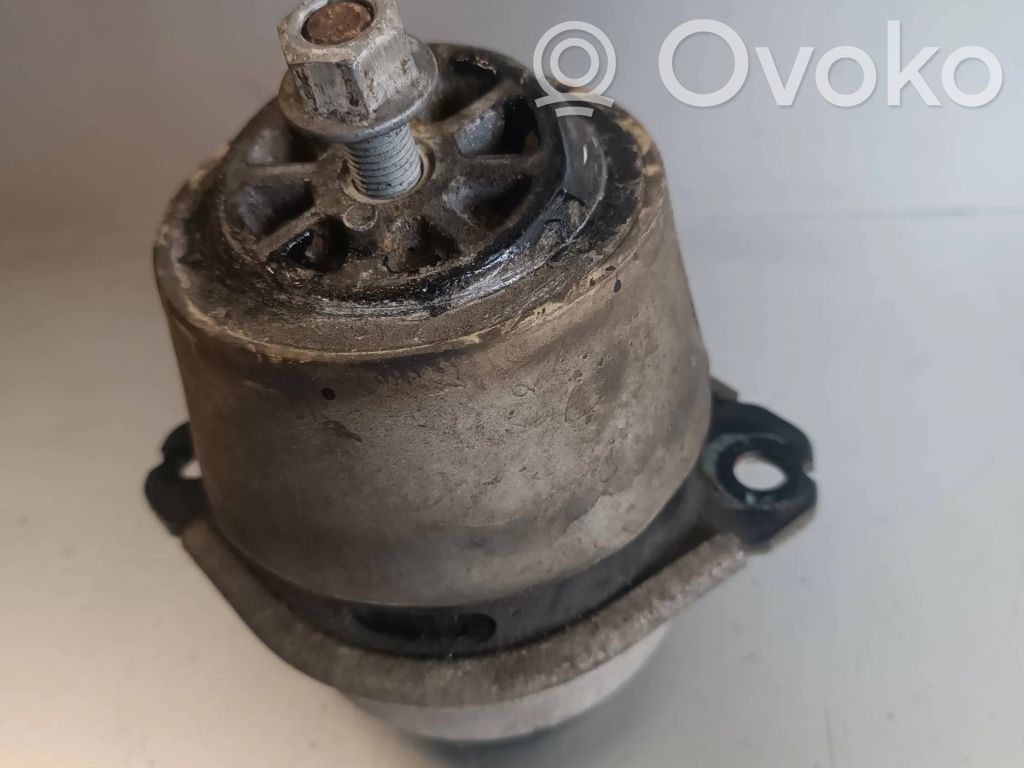 Engine mount bracket   7L8199131A