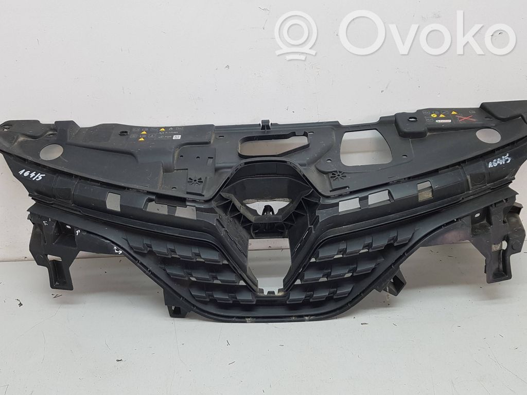 Renault Clio V Grotelės viršutinės 
