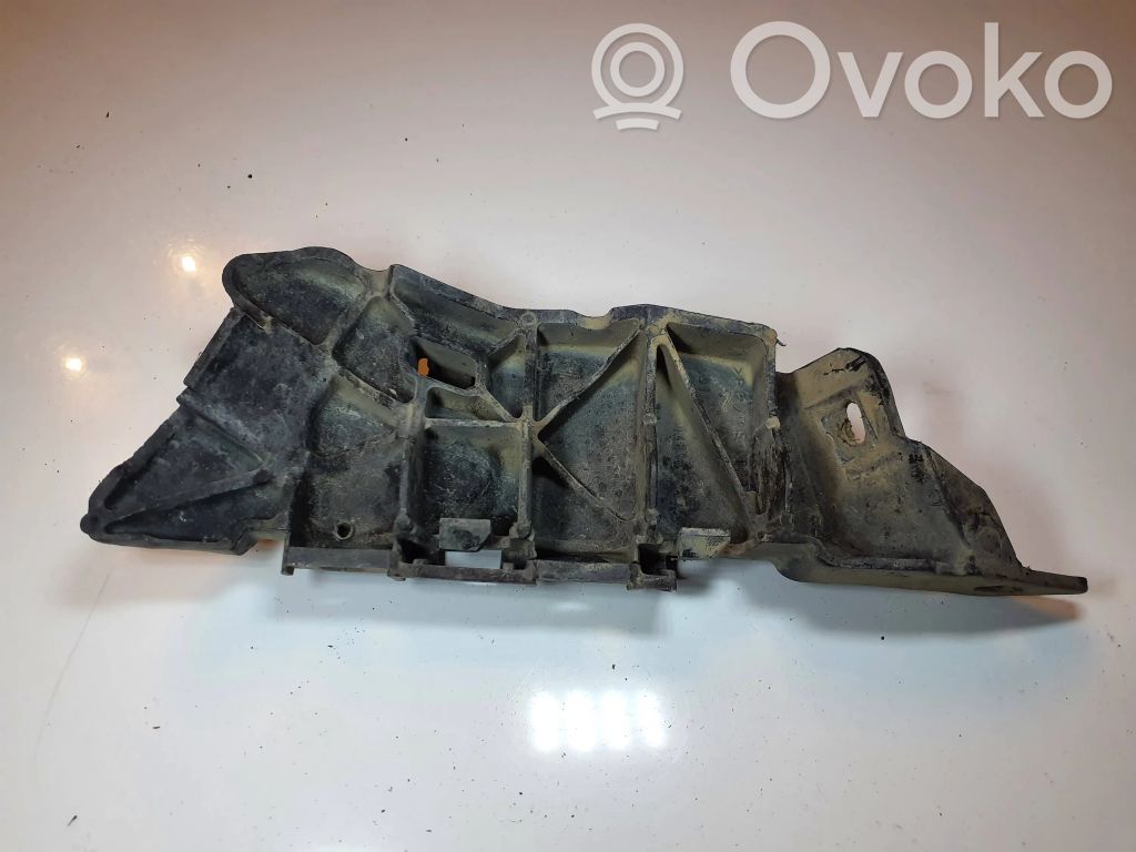 Seat Leon (1P) Front bumper mounting bracket 
