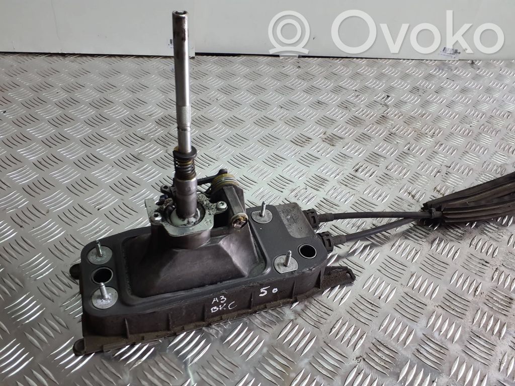 Volkswagen Touran I Gear shifter/selector 