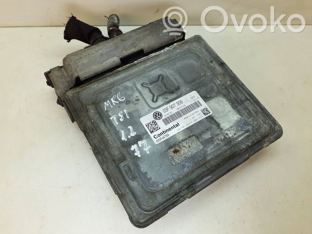 Volkswagen Golf VI Engine control unit/module 