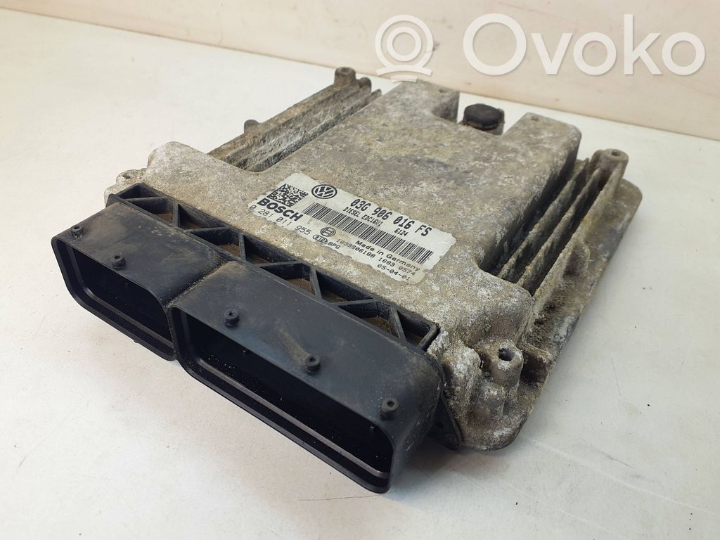 Volkswagen Golf V Engine control unit/module 