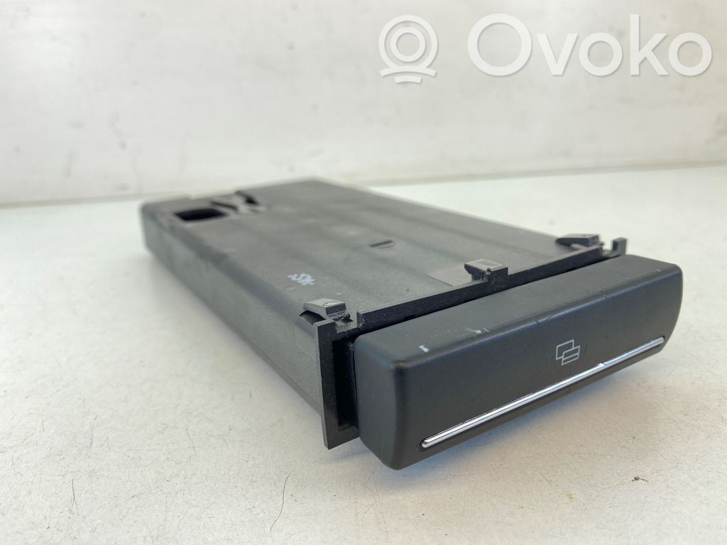 Audi A3 S3 A3 Sportback 8P Dashboard storage box/compartment 