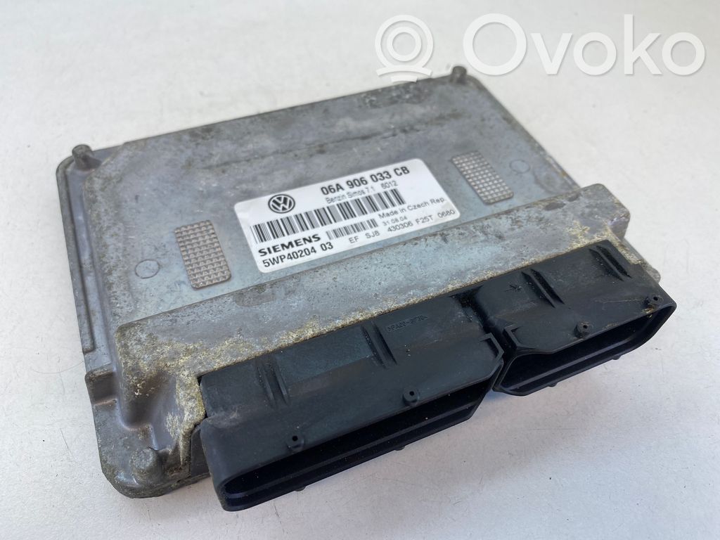 Volkswagen Golf V Engine control unit/module 