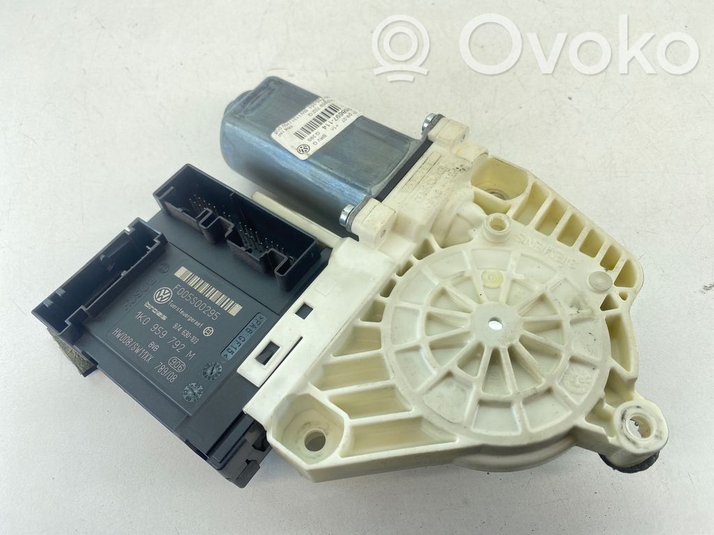 Volkswagen PASSAT B6 Silnik regulatora szyby drzwi przednich 