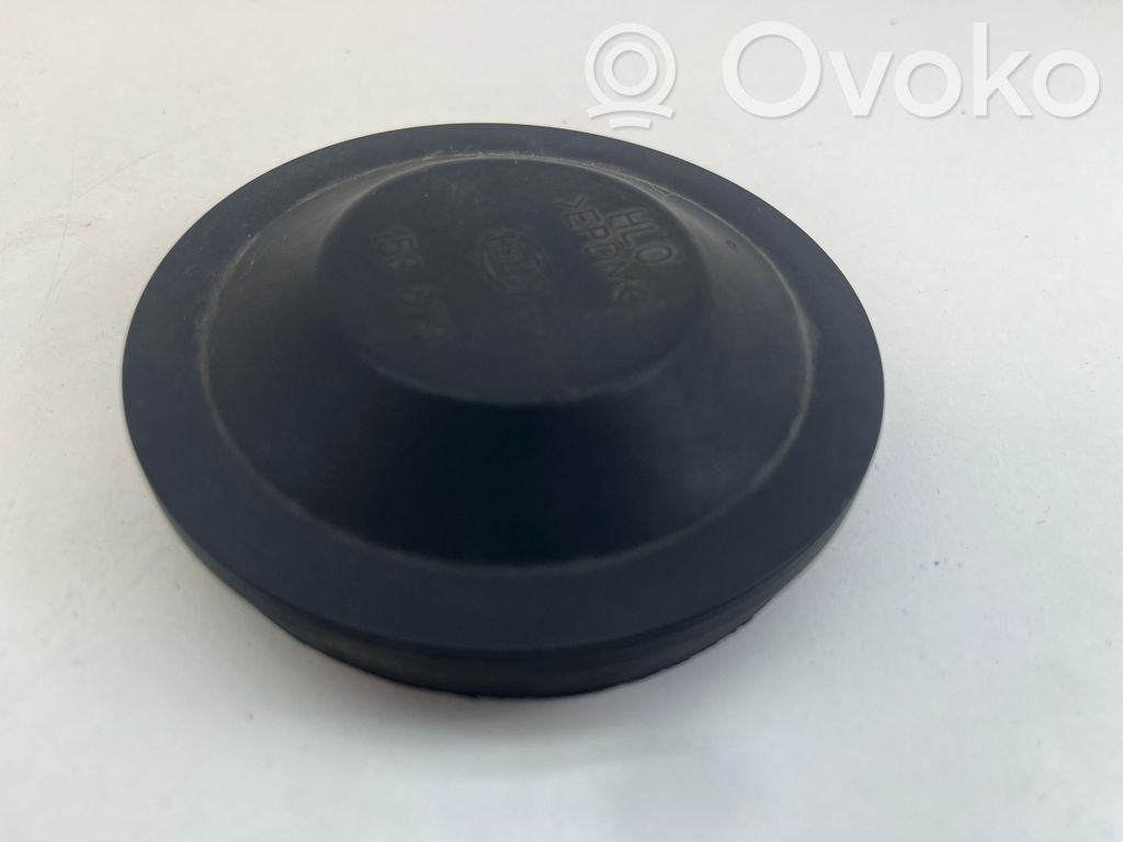 Volkswagen Golf V Headlight/headlamp dust cover 