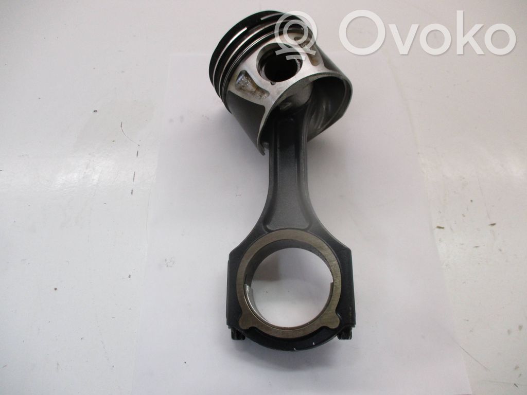 Piston avec bielle   65100,8349P