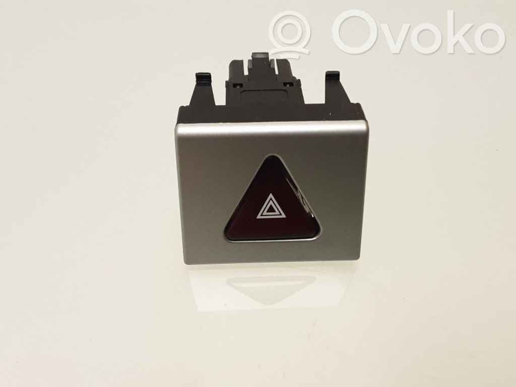 Volkswagen PASSAT CC Hazard light switch 