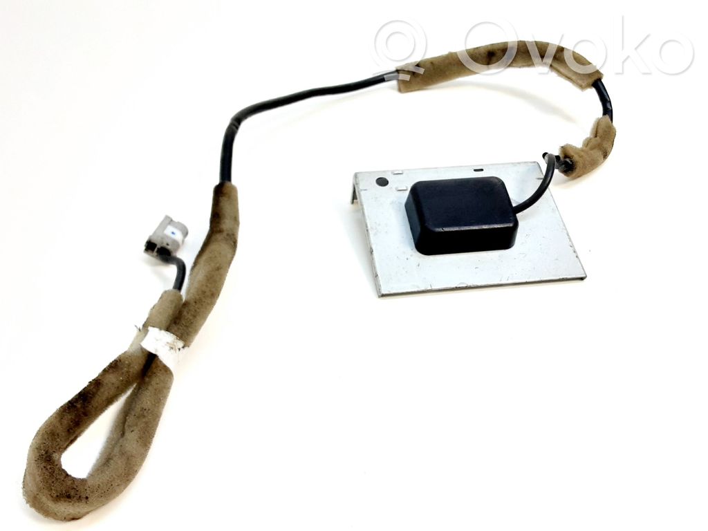 GPS-pystyantenni   86277AL400