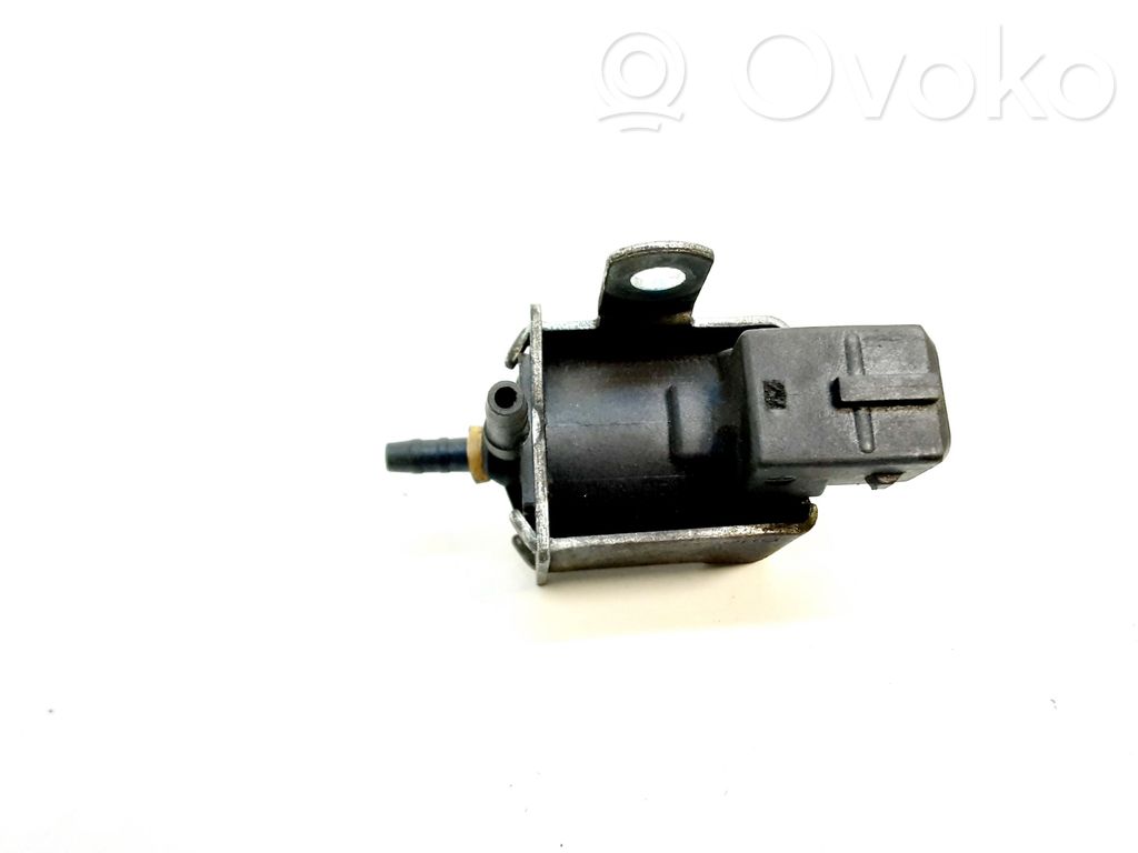 BMW X5 E53 Vacuum valve 