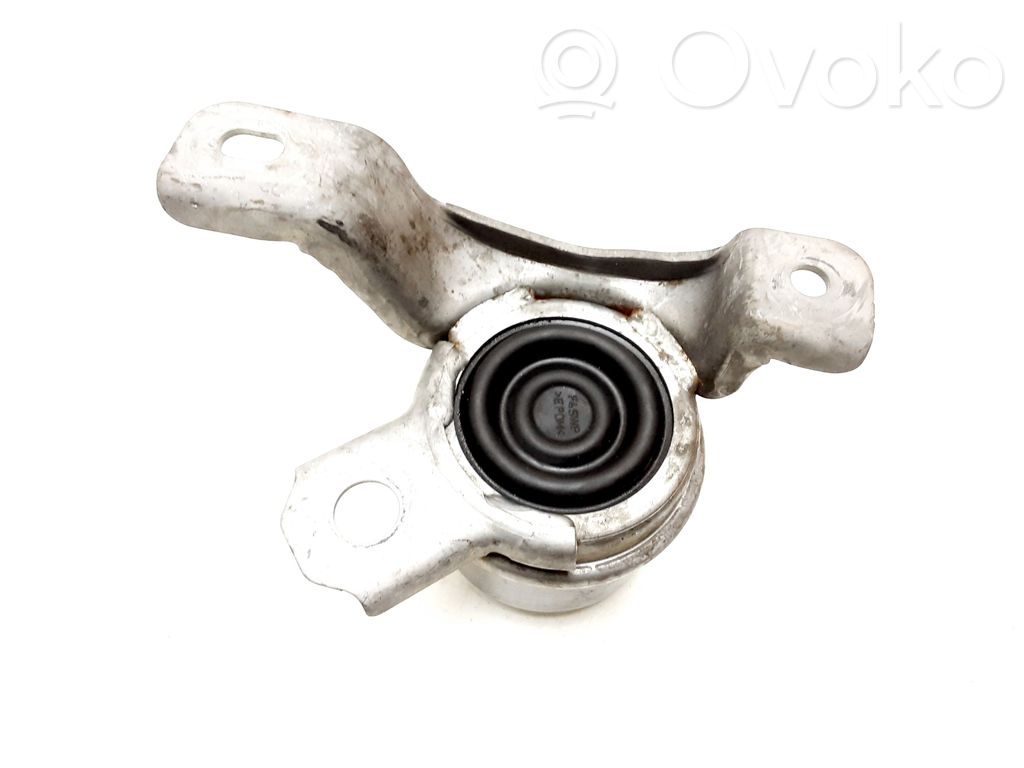 Volvo XC60 Engine mount bracket 