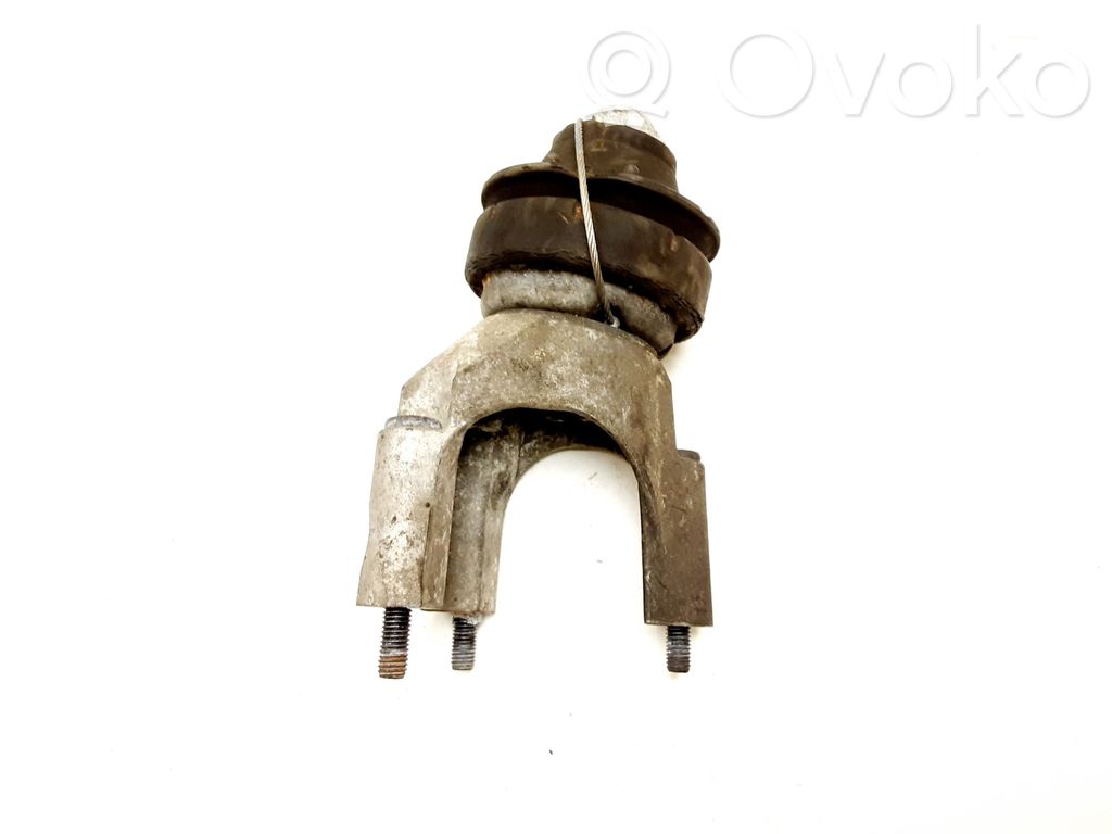 Volvo XC90 Engine mount bracket 
