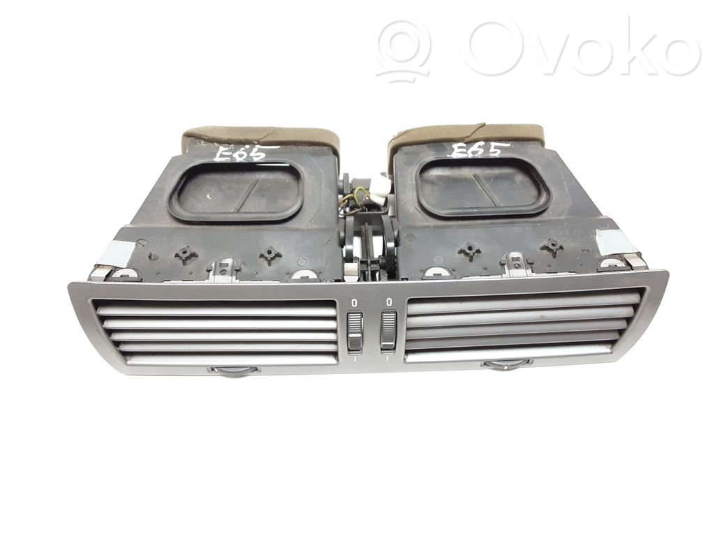 BMW 7 E65 E66 Centrinės oro grotelės 