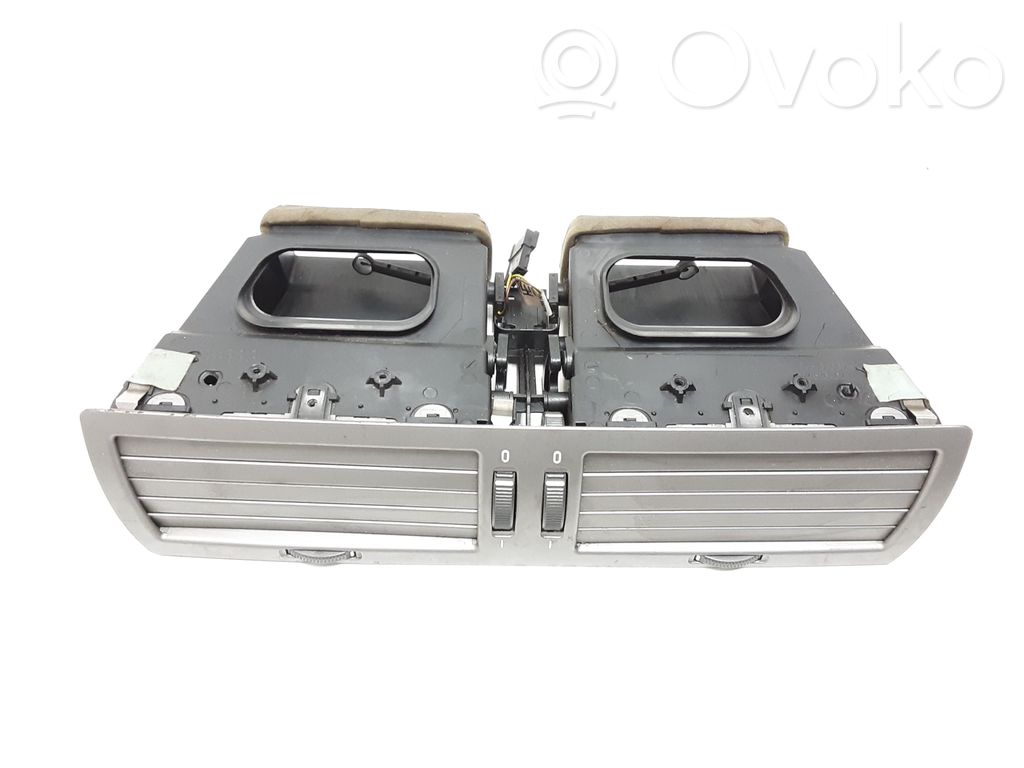 BMW 7 E65 E66 Centrinės oro grotelės 