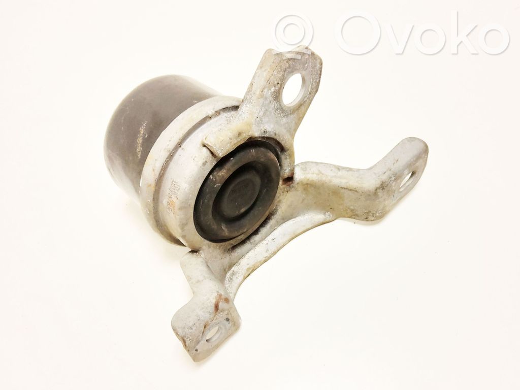 Volvo XC60 Engine mount bracket 