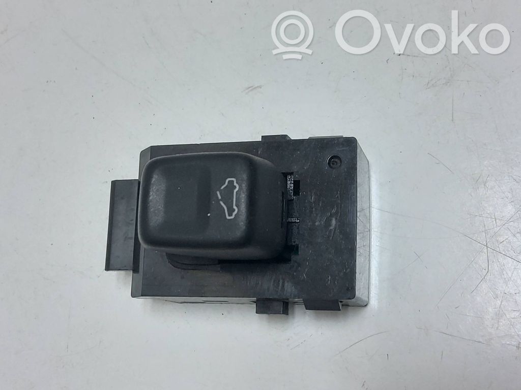 Electric window control switch   8697135