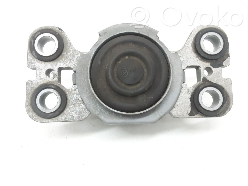 Volvo XC60 Engine mount bracket 