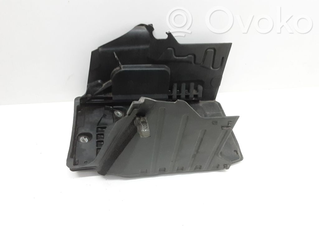 Volvo S80 Akkulaatikon alusta 