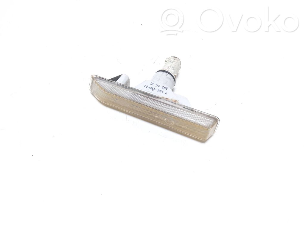 BMW X5 E53 Front fender indicator light 