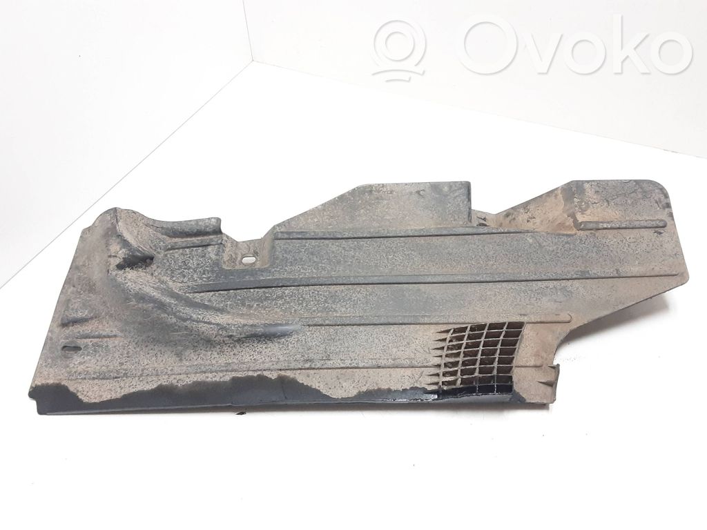 Volvo V50 Variklio dugno apsauga 