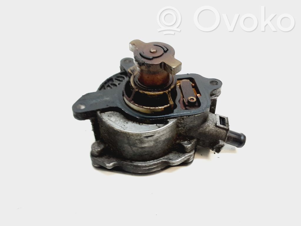 Volkswagen PASSAT B7 USA Vacuum pump 