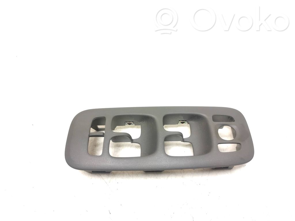 Volvo V70 Front door window switch trim 