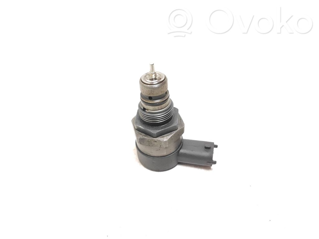 Volvo S60 Regulator ciśnienia paliwa 