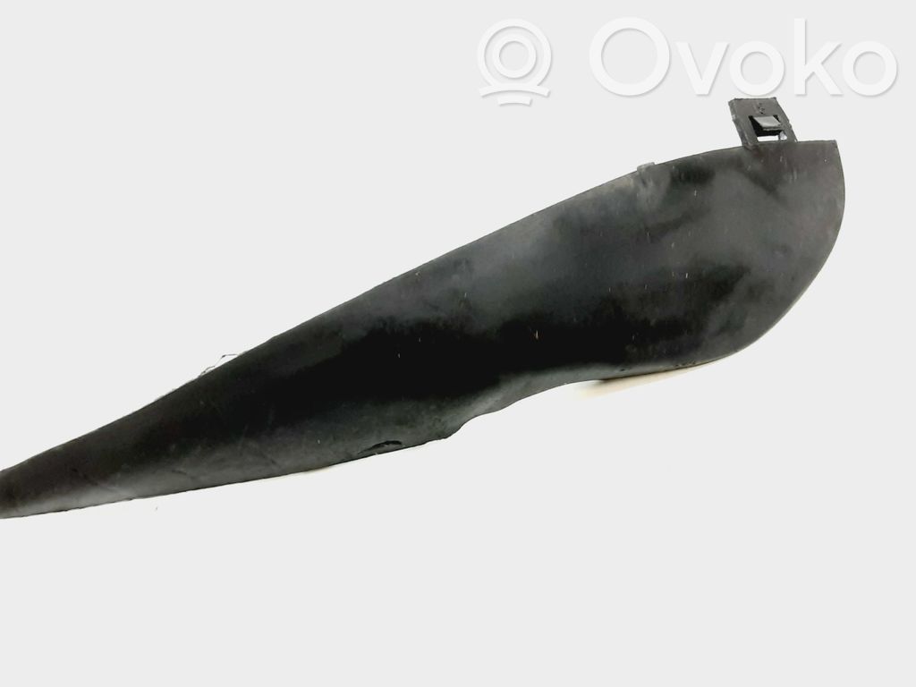 Volvo V70 Fender end trim 