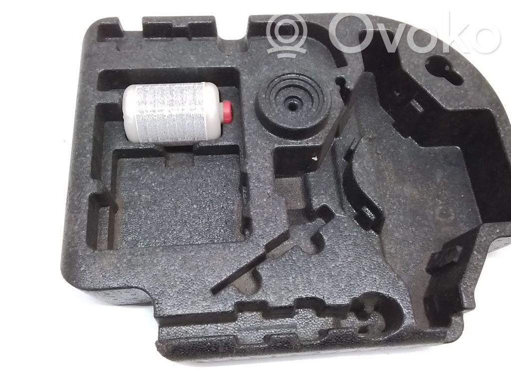 Volvo XC60 Spare wheel section trim 
