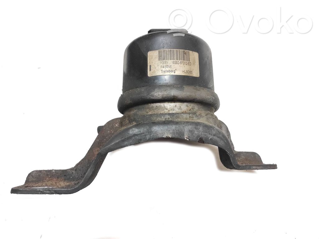 Volvo V70 Engine mount bracket 
