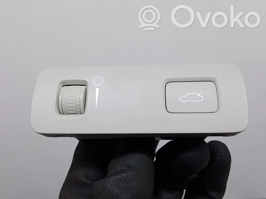 Volvo S90, V90 Tailgate opening switch 