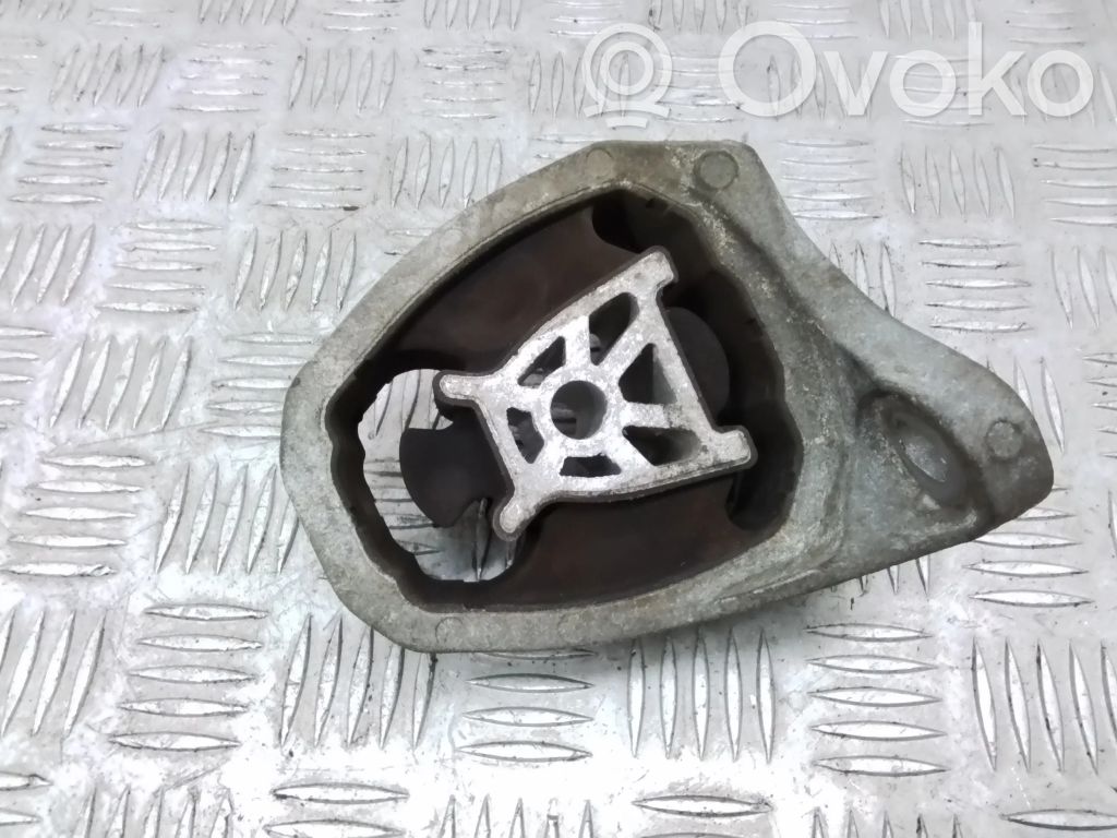 Engine mount bracket   31401144