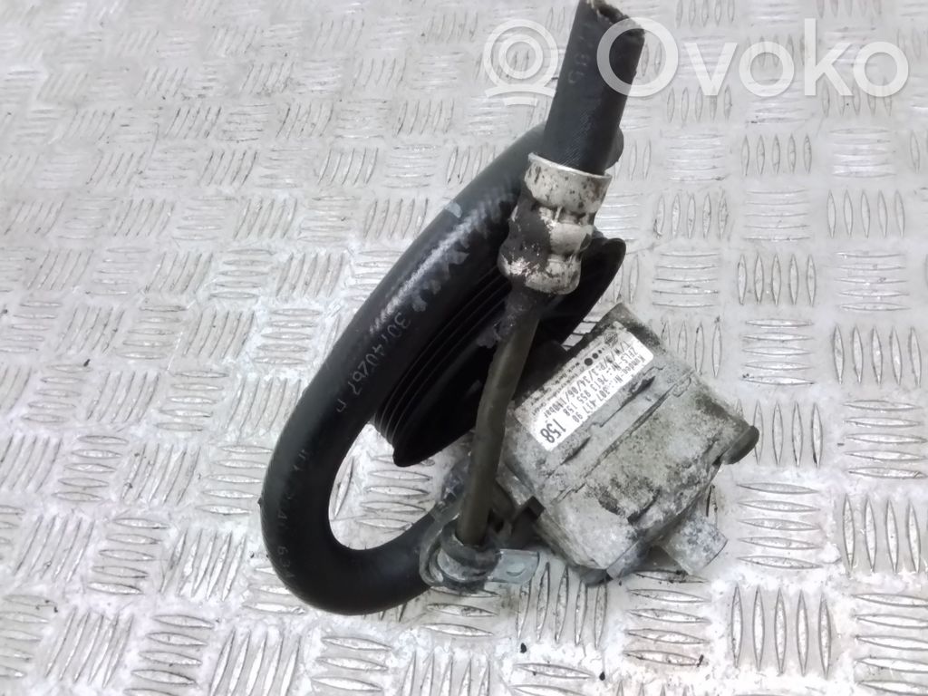Volvo V70 Ohjaustehostimen pumppu 