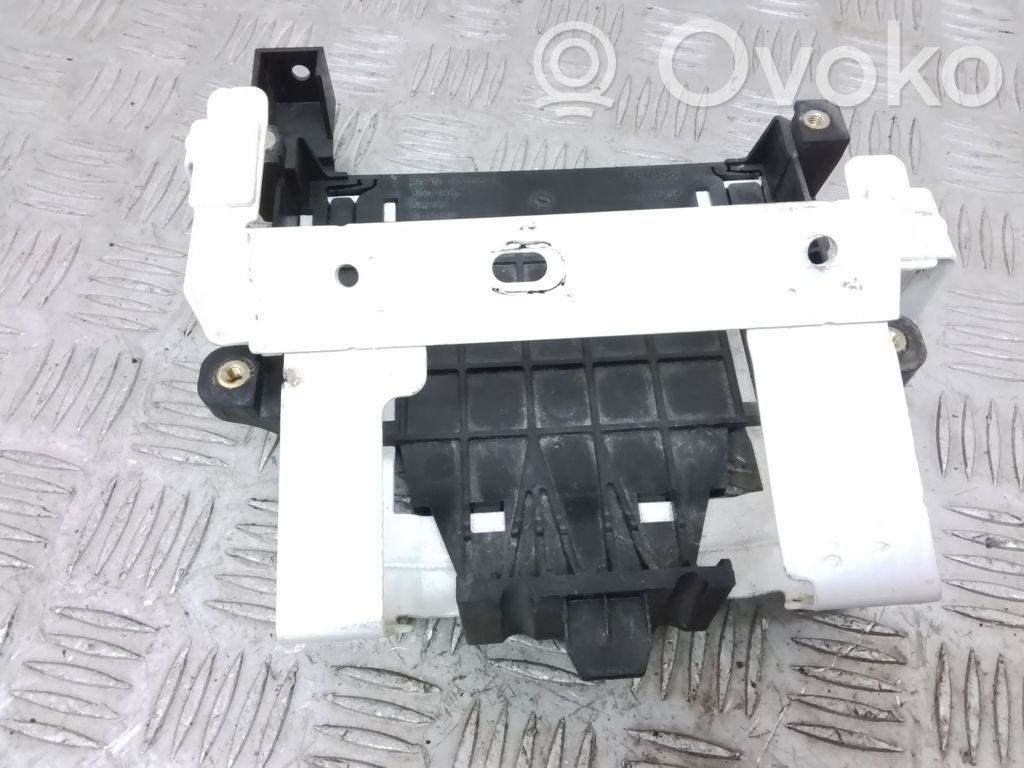 Volvo XC60 Engine control unit holder 