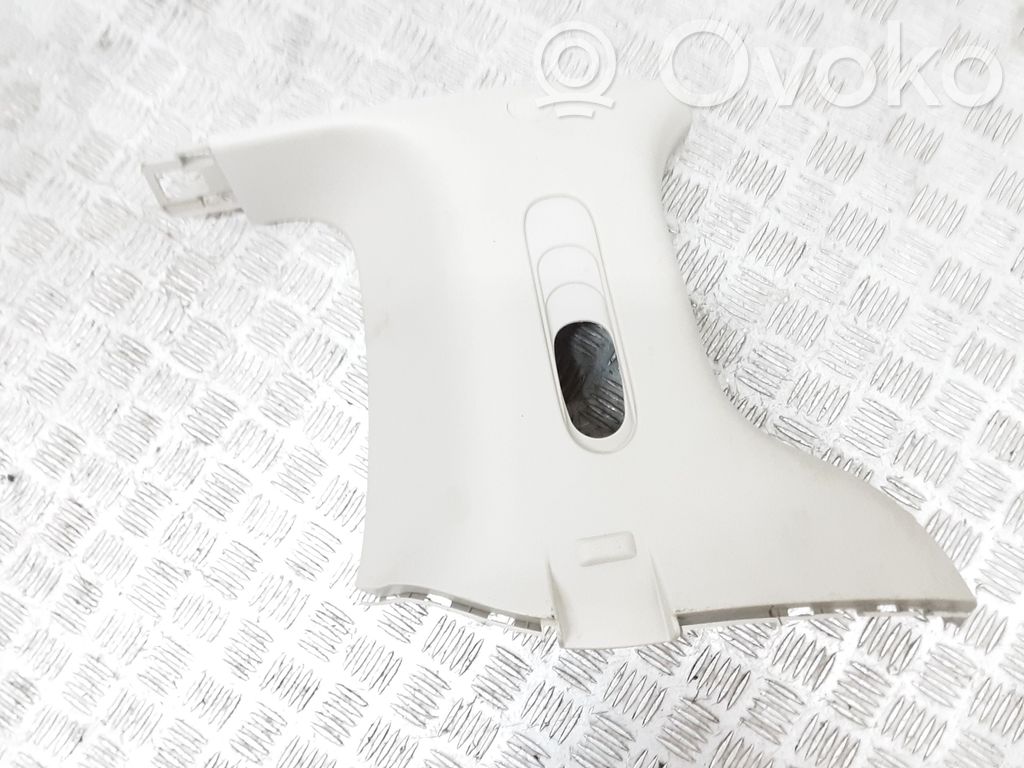 Chrysler Pacifica (C) pillar trim 