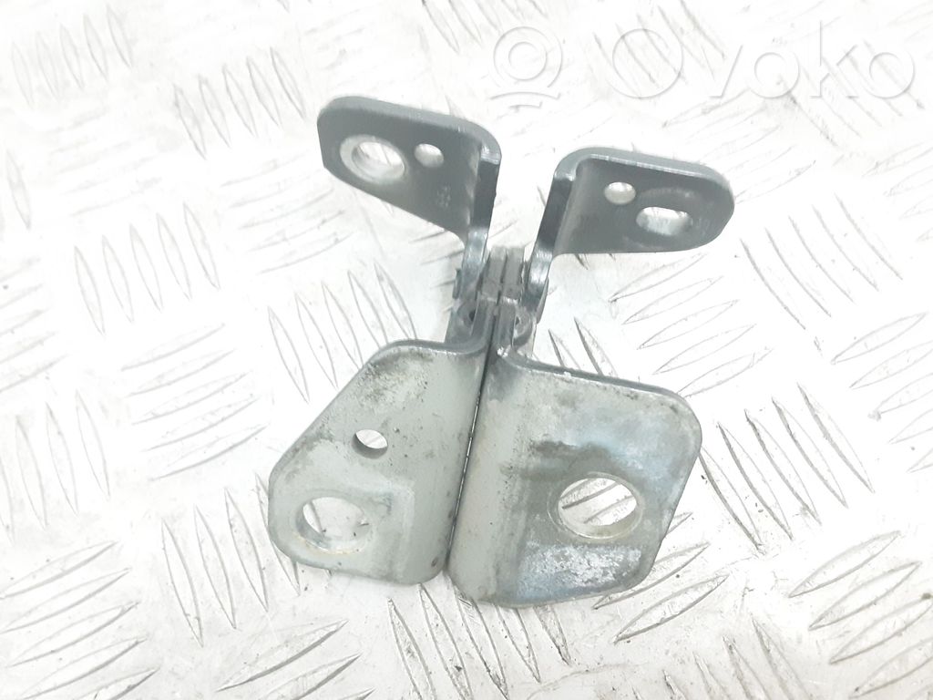 Chrysler Pacifica Front door lower hinge 