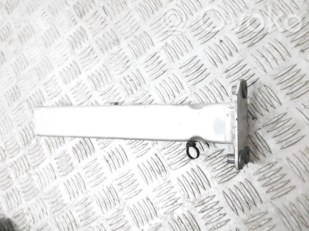 Audi A8 S8 D4 4H Front bumper mounting bracket 