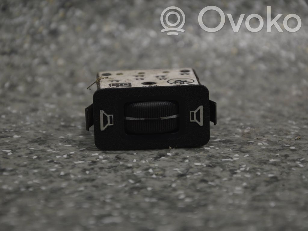 Headlight level height control switch   1368769